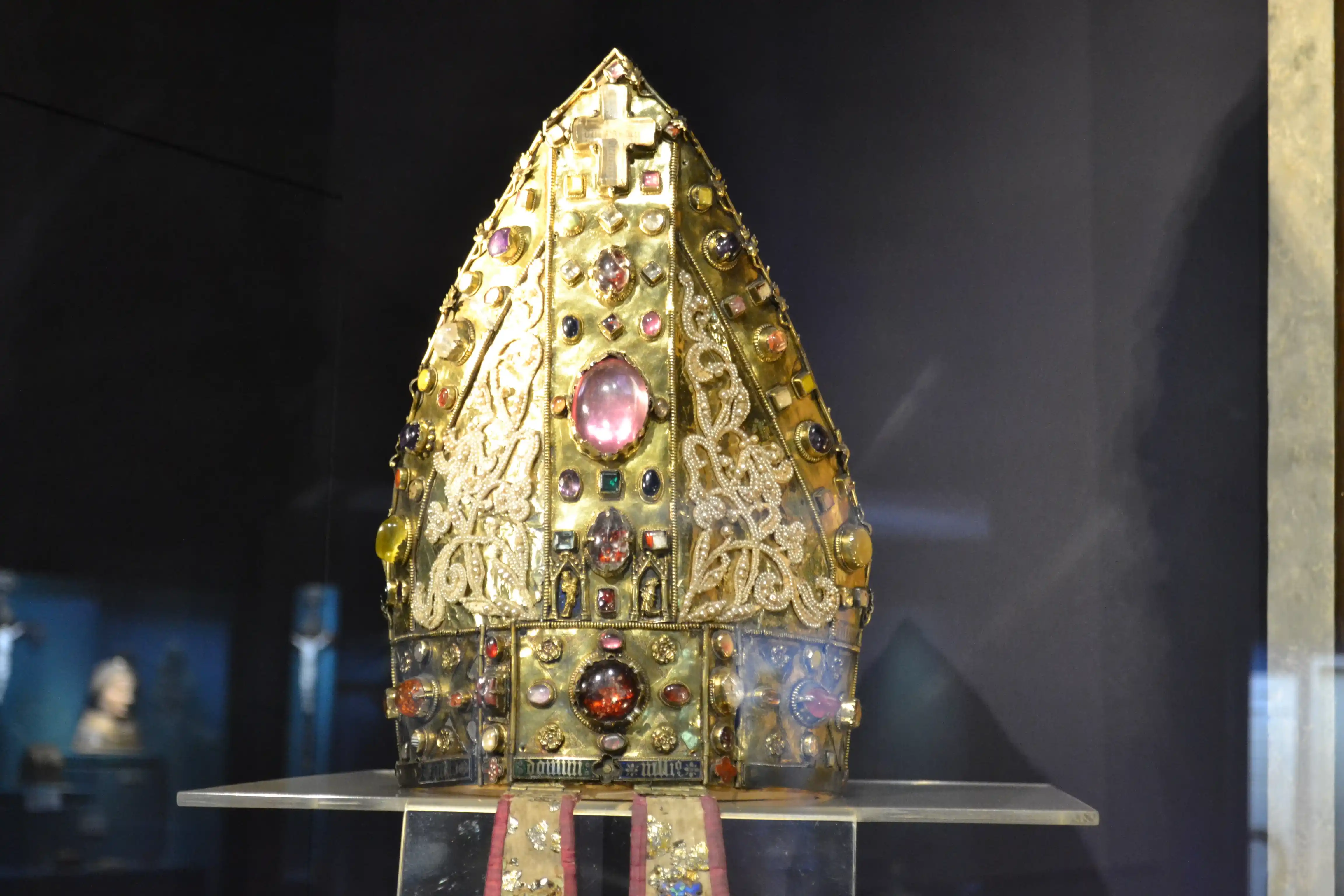 O Dea Crozier and Mitre